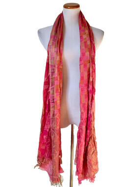 NWT COLLECTION XIIX Eighteen Pink Knit Scarf Shawl Wrap Fringed India 27x80